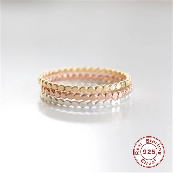 Dainty 14k Gold Beehive Band Ring - Picture 6 of 14
